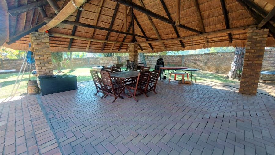 4 Bedroom Property for Sale in Meerhof North West